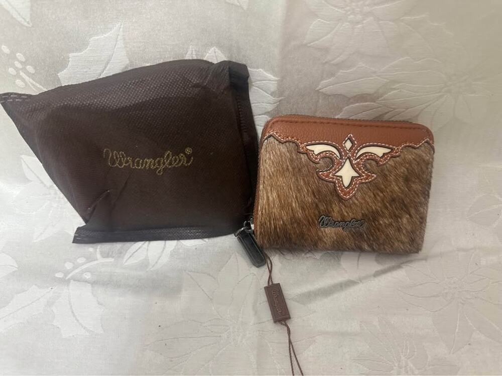 Wrangler Hair on hide leather Western Zip Wallet. B188-5548